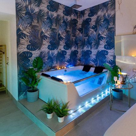 Mazzini Luxury Jacuzzy Suite カターニア エクステリア 写真